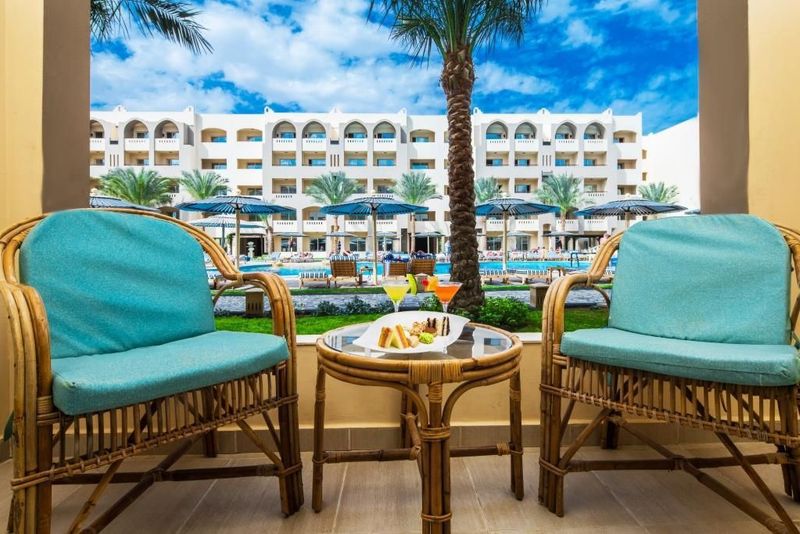 El Karma Aqua Beach Resort - Image 4