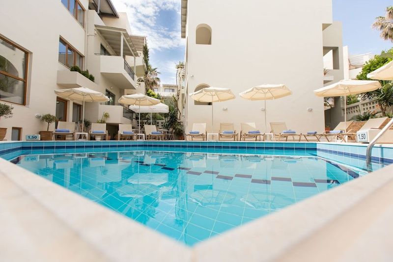 Anita Beach Hotel - Image 3