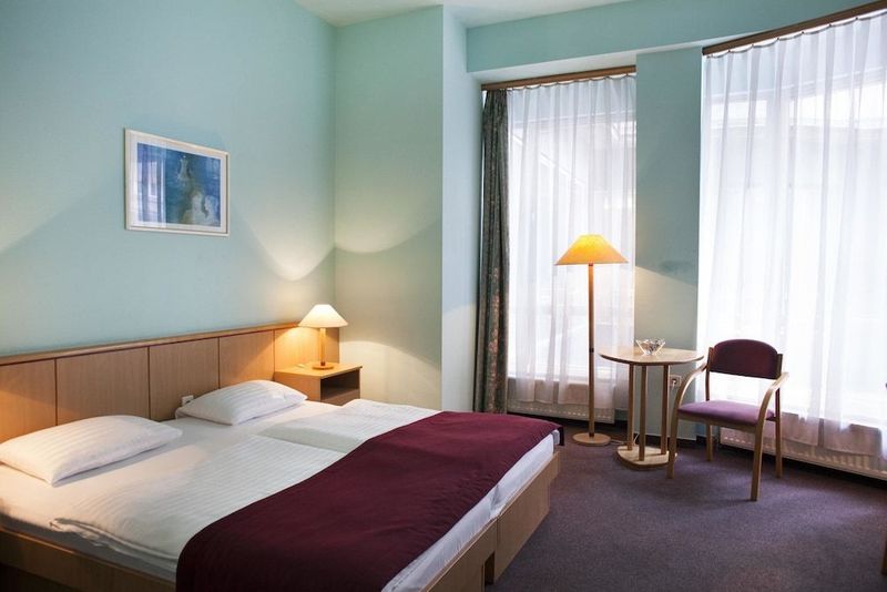 City Hotel Pilvax - Image 2
