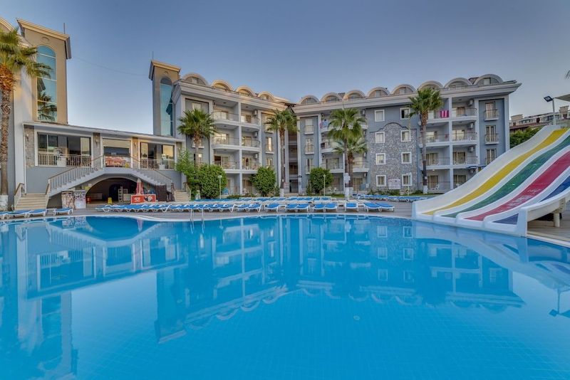 Alenz Hotel Apartments - Image 1