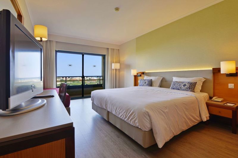 Holiday Inn Algarve Albufeira - Image 2