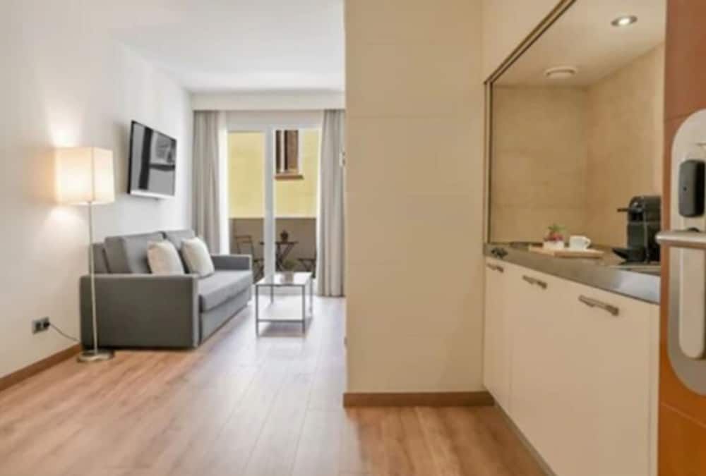 Mariano Cubi Aparthotel Barcelona - Image 7