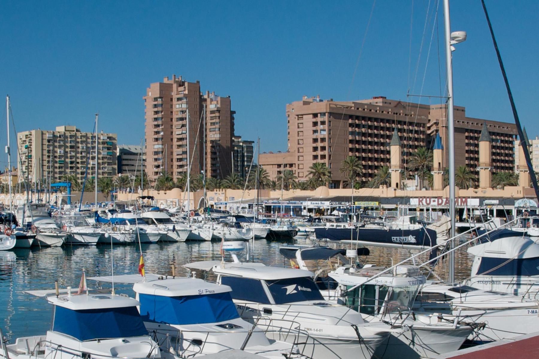 Aparthotel PYR Fuengirola - Image 4