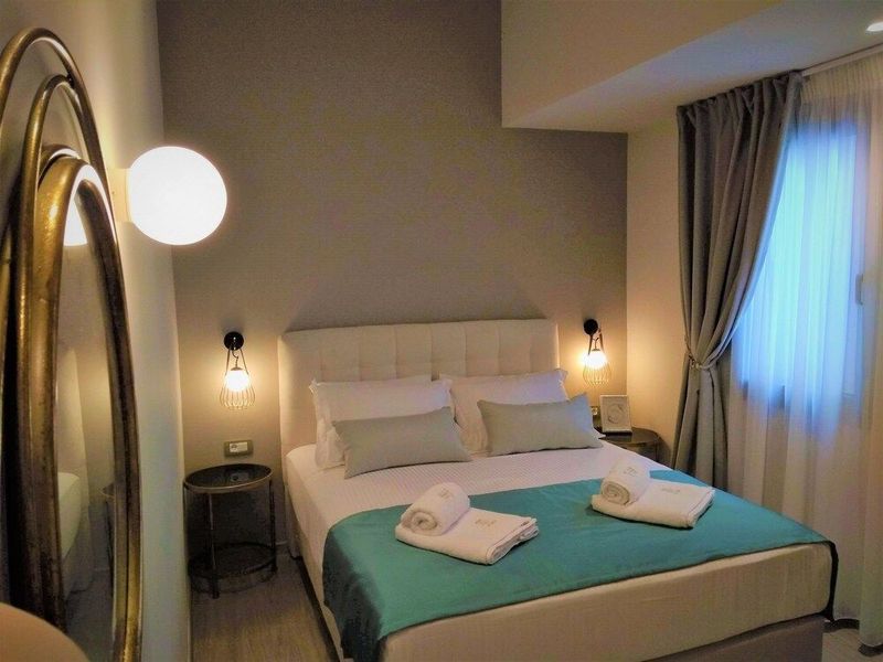Plaza 1866 Superior City Rooms Chania - Image 3