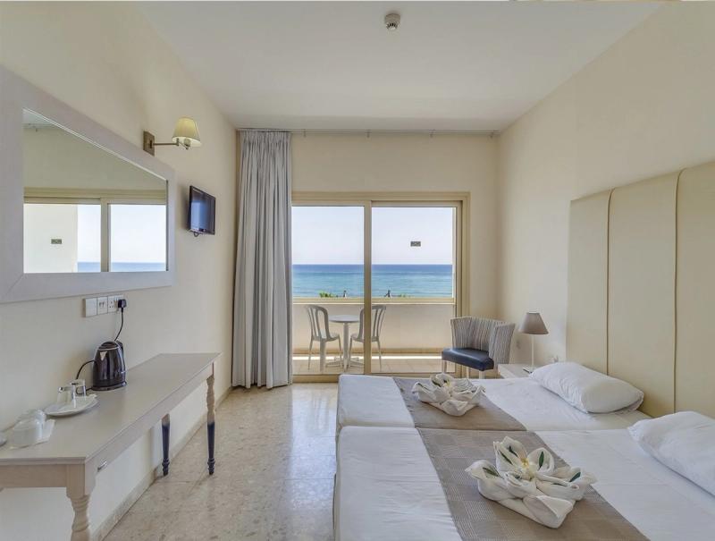 Piere Anne Beach Hotel - Image 4