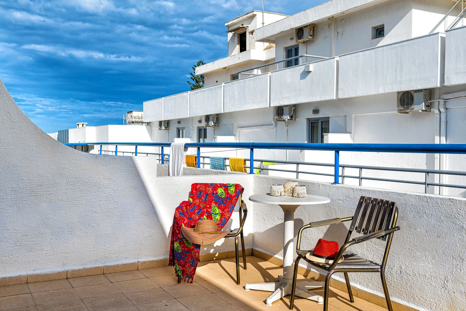 Iro Hotel - Image 9