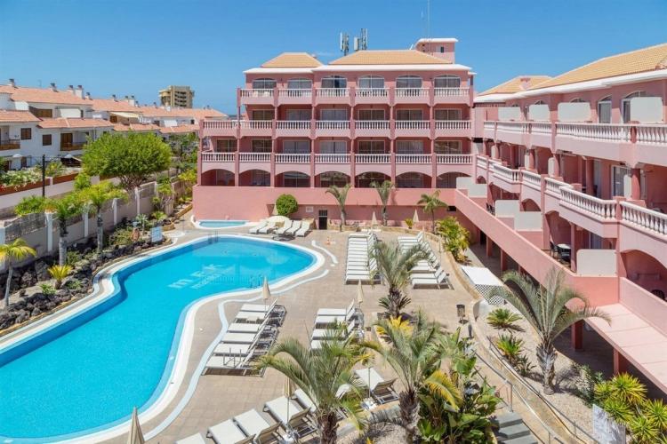 Apartamentos Marola Park er et hyggelig hotell med basseng i Playa de las Americas på Tenerife.