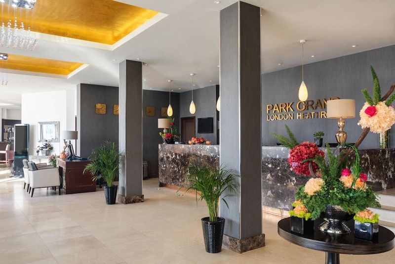 Park Grand London Heathrow - Image 4