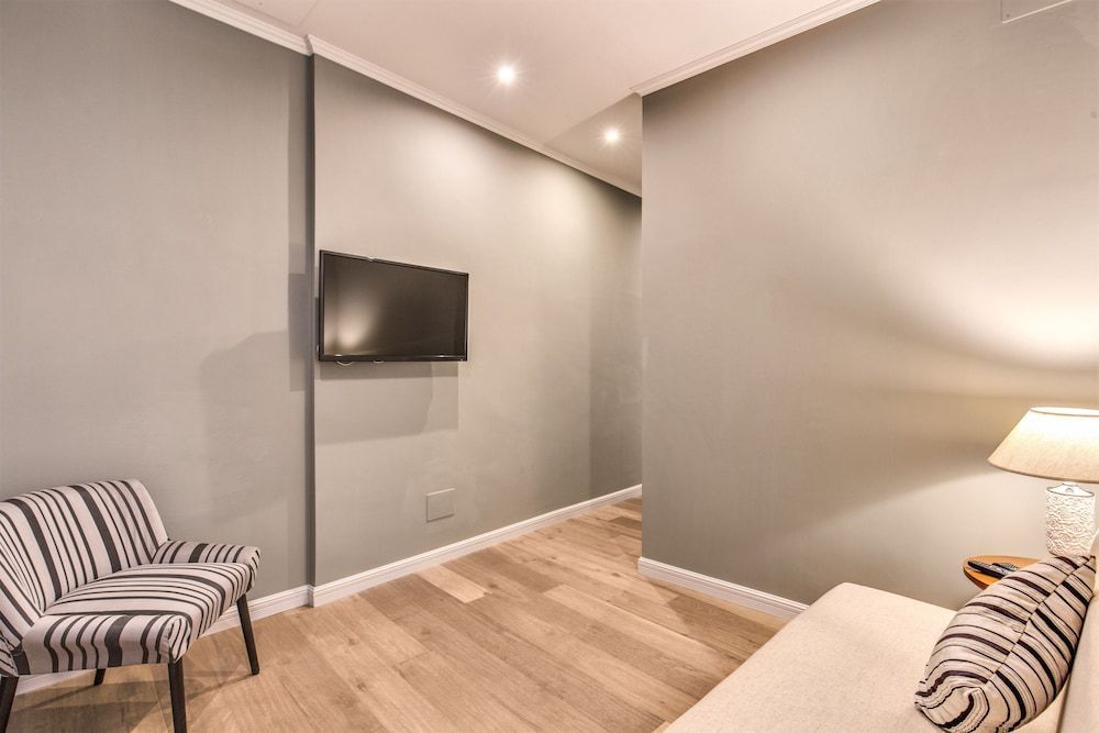 Hotel 87 Eighty-seven - Image 8