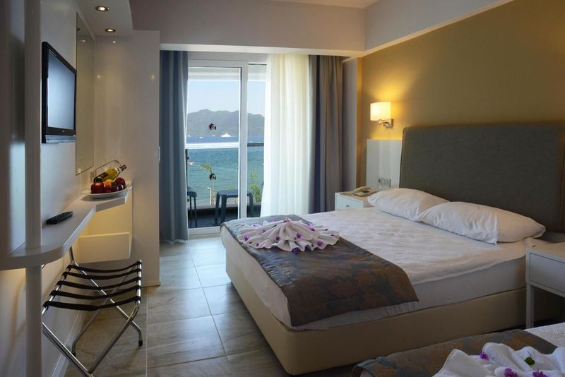 Maris Beach Hotel - Image 6