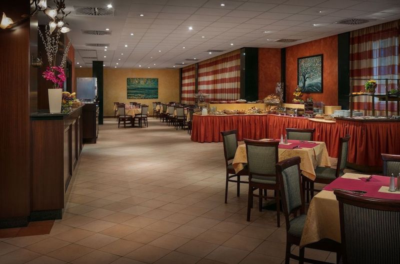 Hotel Caesar Prague - Image 8
