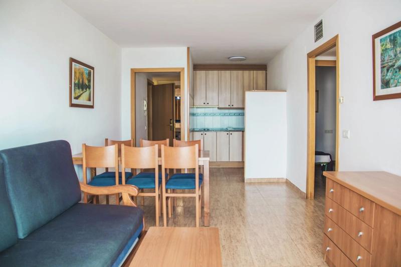 Pins Platja Apartments - Image 4
