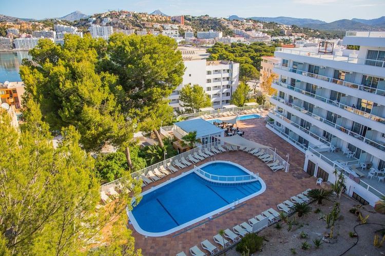 På Pierre & Vacances Mallorca Portofino i Santa Ponsa på Mallorca kan du sola och bada vid poolen.