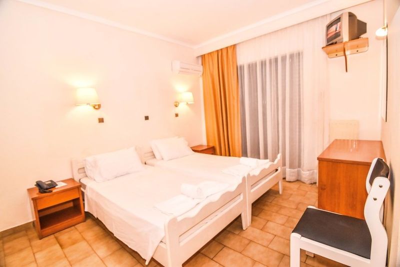 Poseidon Hotel and Apartments - Image 5