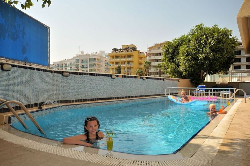 Maris Beach Hotel - Image 2