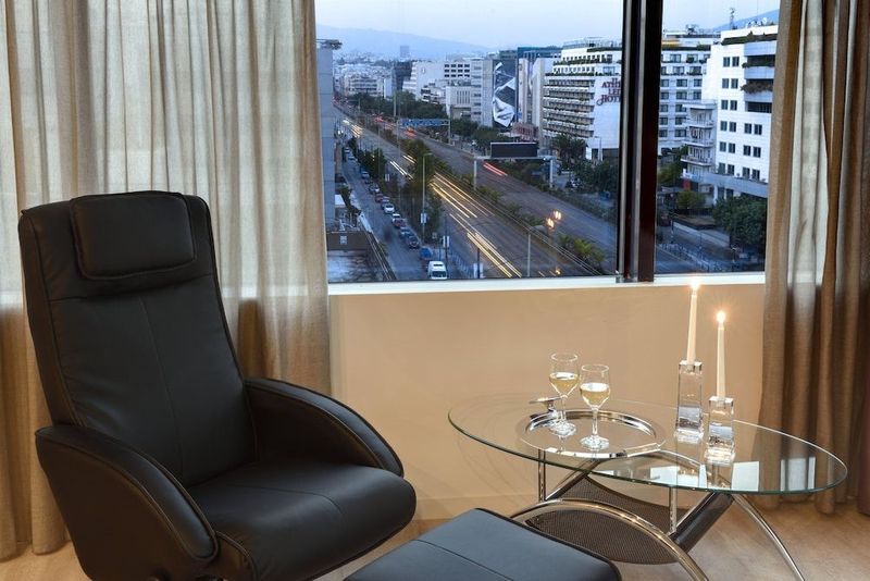 Athens Avenue Hotel - Image 4