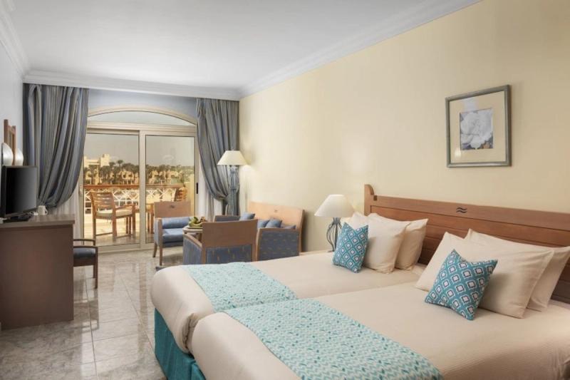Royal Lagoons Aqua Park Resort & Spa - Image 5
