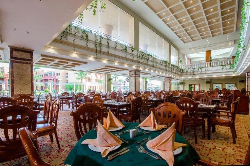 Titanic Palace Hotel - Image 7