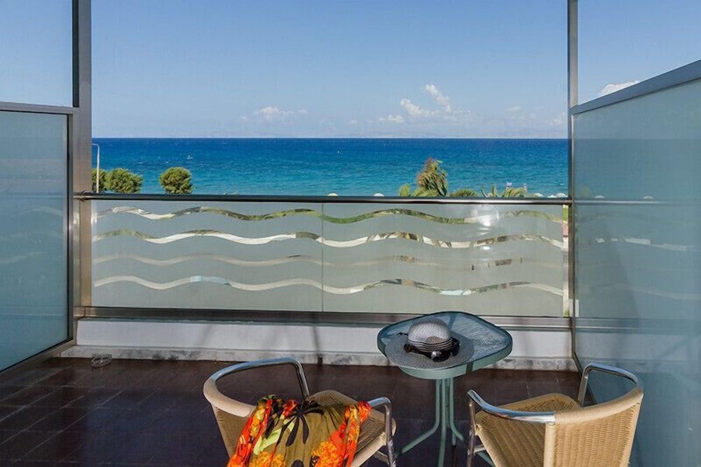 Belair Beach Hotel - Image 4
