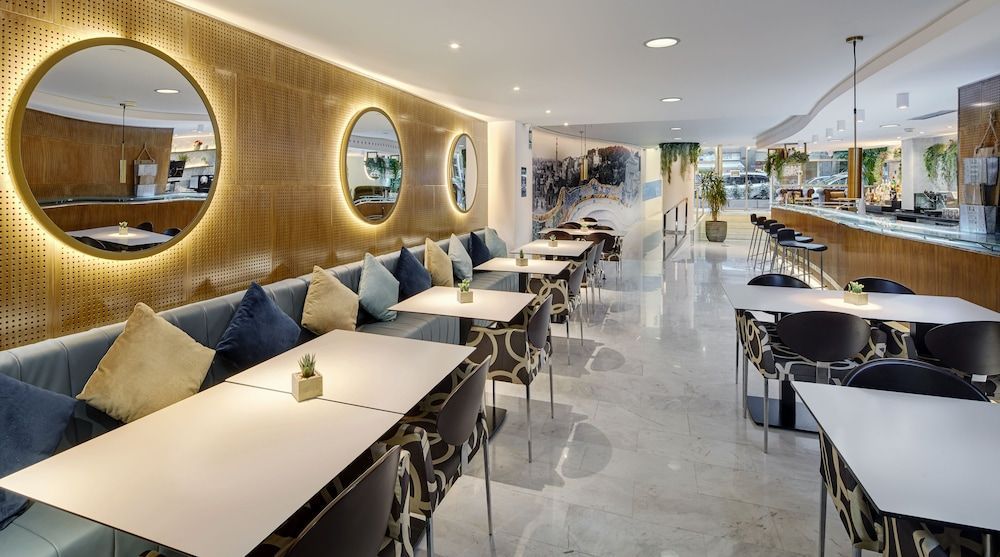 Ayre Hotel Caspe - Image 6