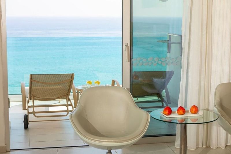 Vrissaki Beach Hotel - Image 2