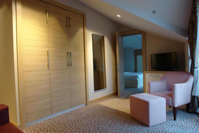 Le Mirage Hotel - Image 10