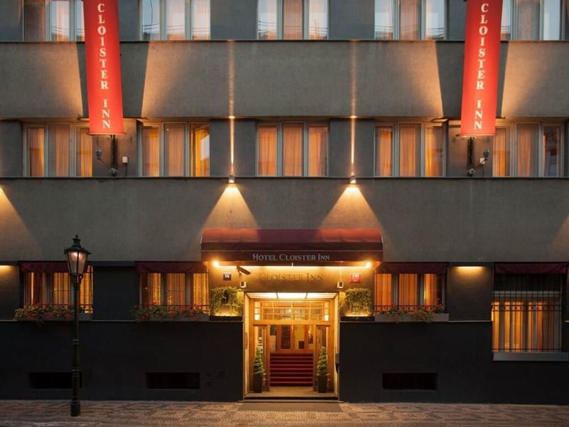 Hotel Cloister Inn - Image 1