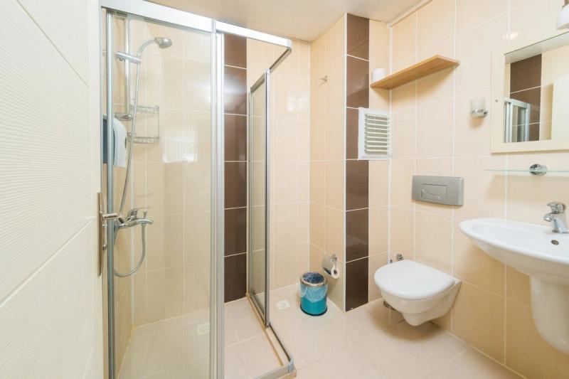 Cats Garden Hotel - Image 10