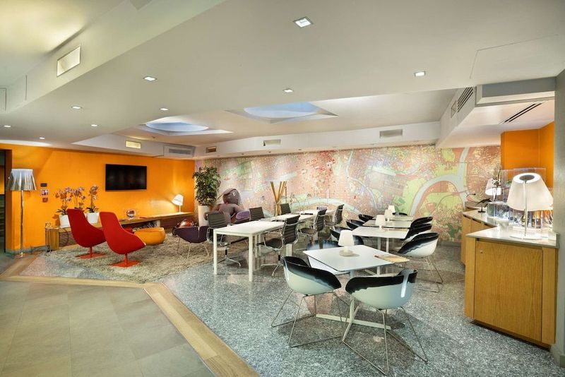 Best Western Plus Executive Hotel and Suites - Image 10