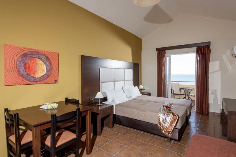 Theo Hotel - Image 2