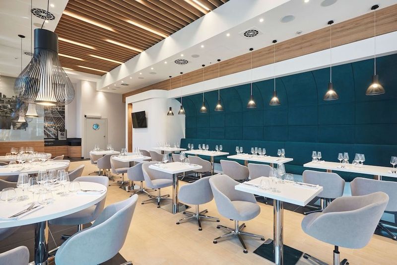 Golden Tulip Warsaw Airport - Image 8