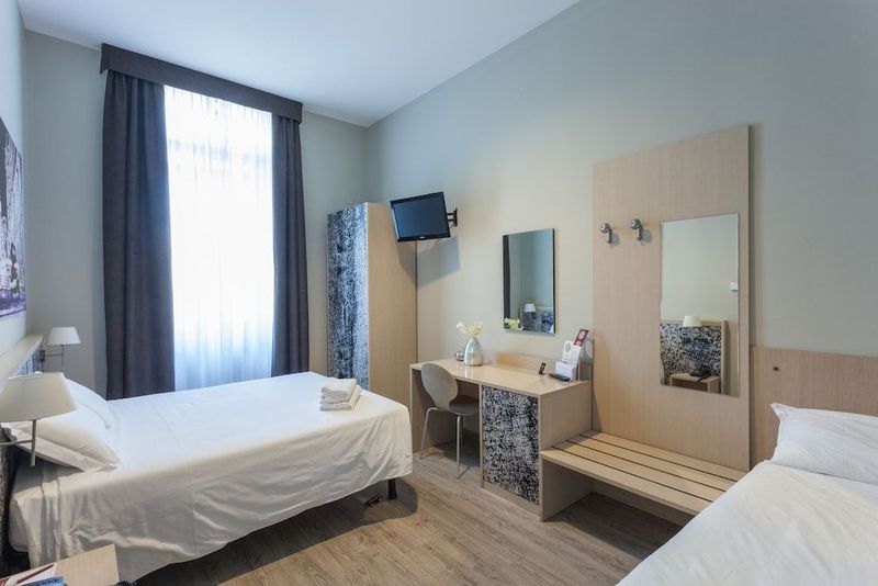 Best Quality Hotel Dock Milano - Image 6