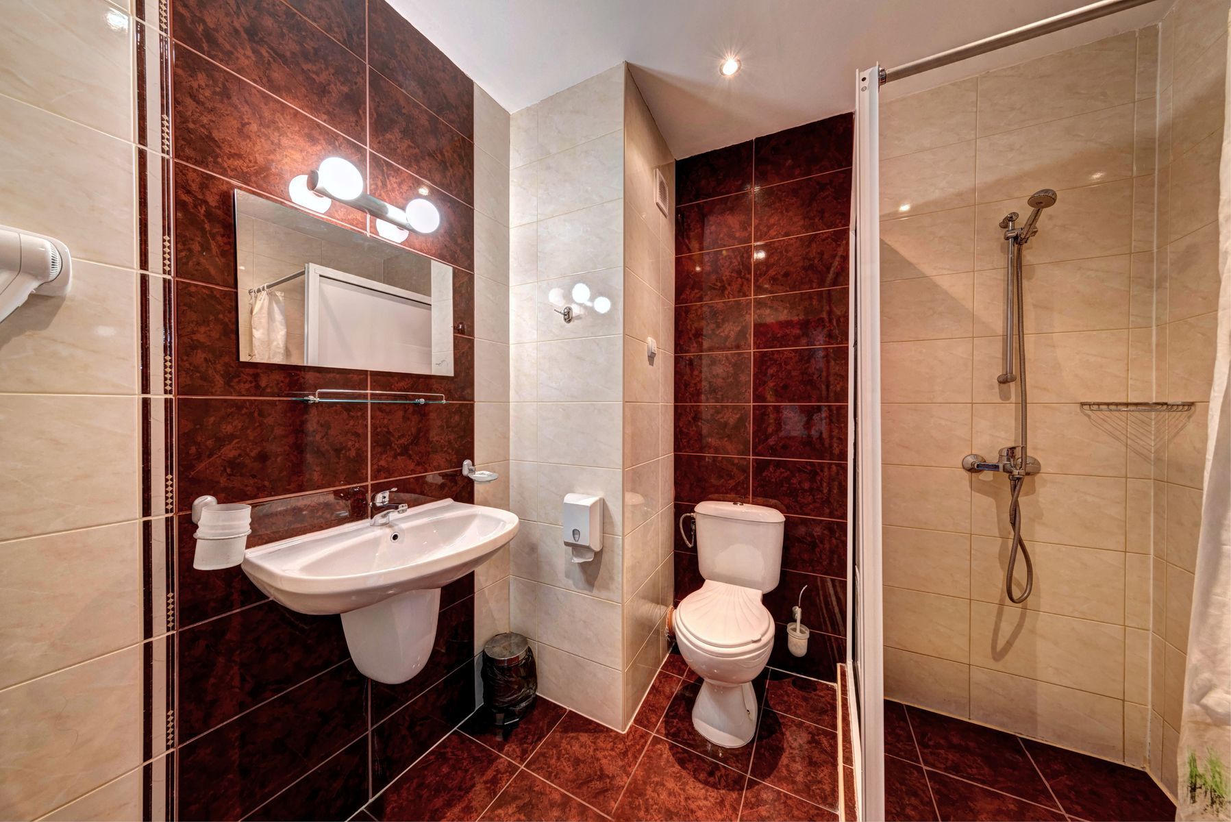 Esperanto Hotel - Image 10