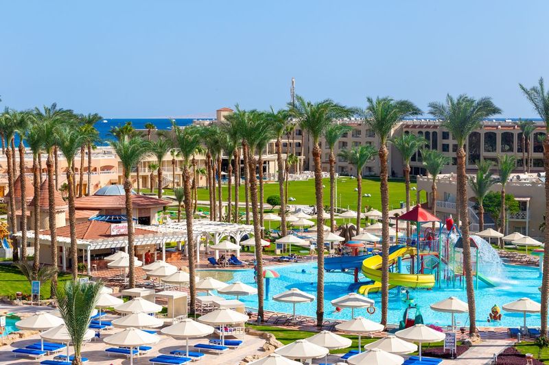 Beach Albatros Resort - Image 1