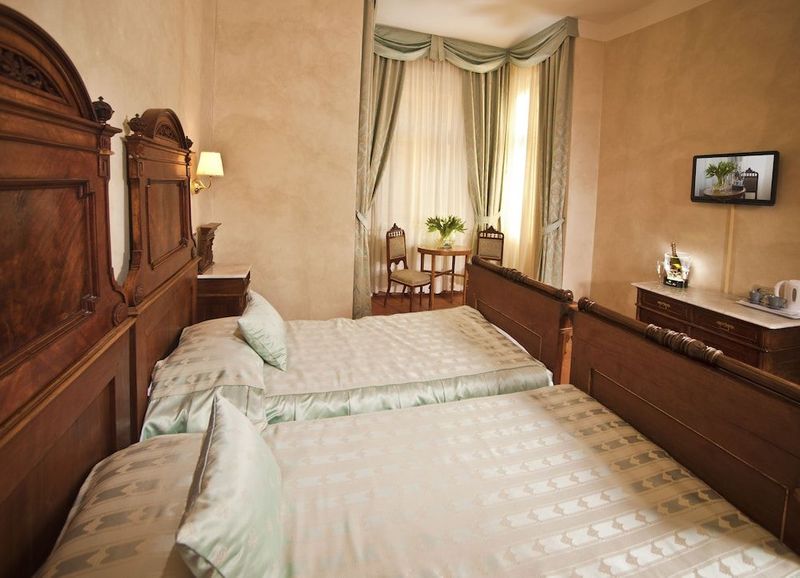 Hotel Caesar Prague - Image 2