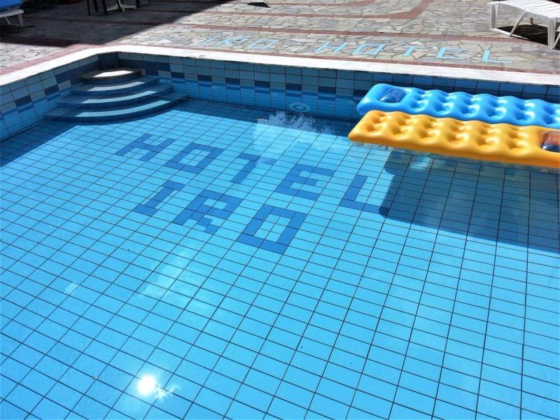 Iro Hotel - Image 8