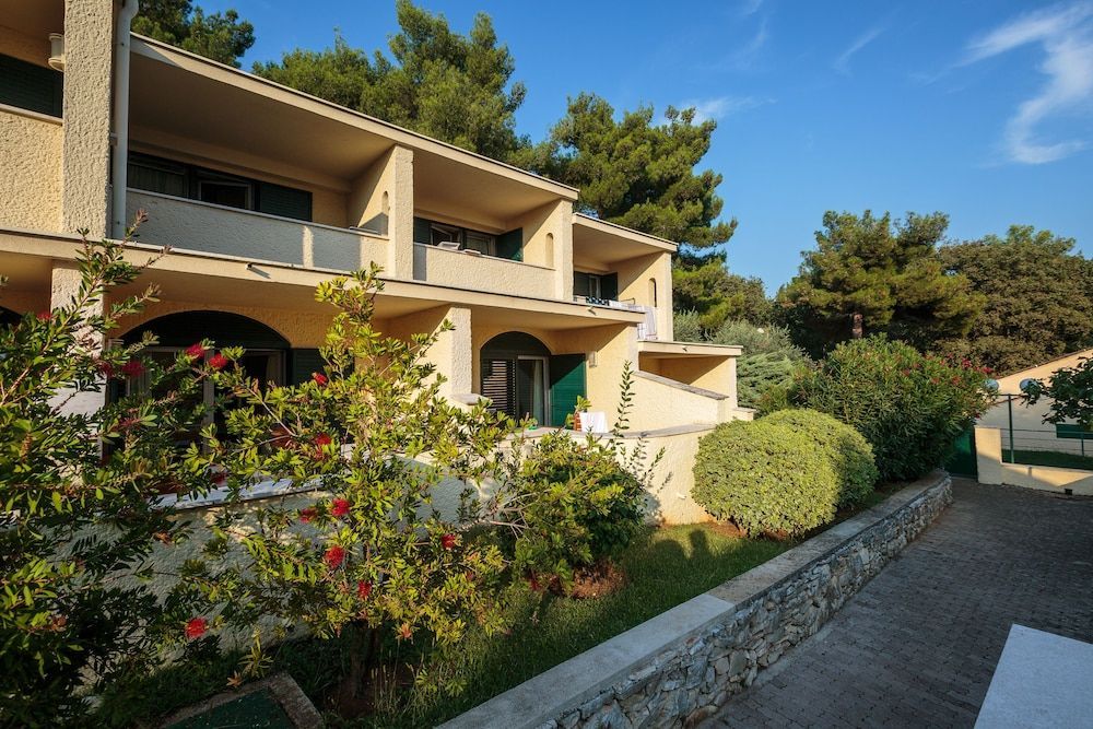Apartments Bellevue Plava Laguna - Image 10