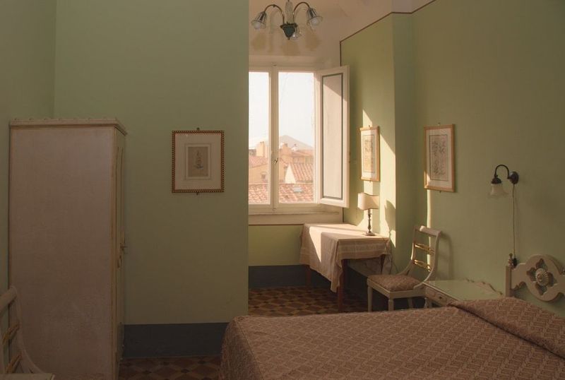 Royal Victoria - Image 1