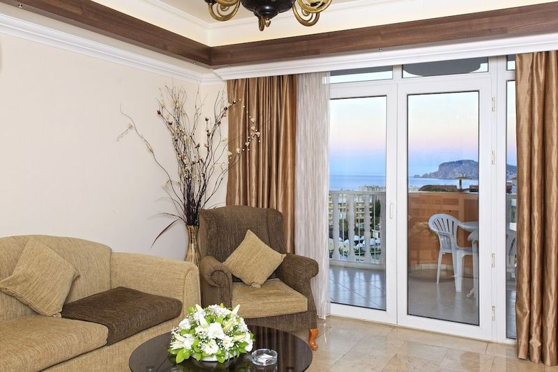 Club Paradiso Hotel - Image 6