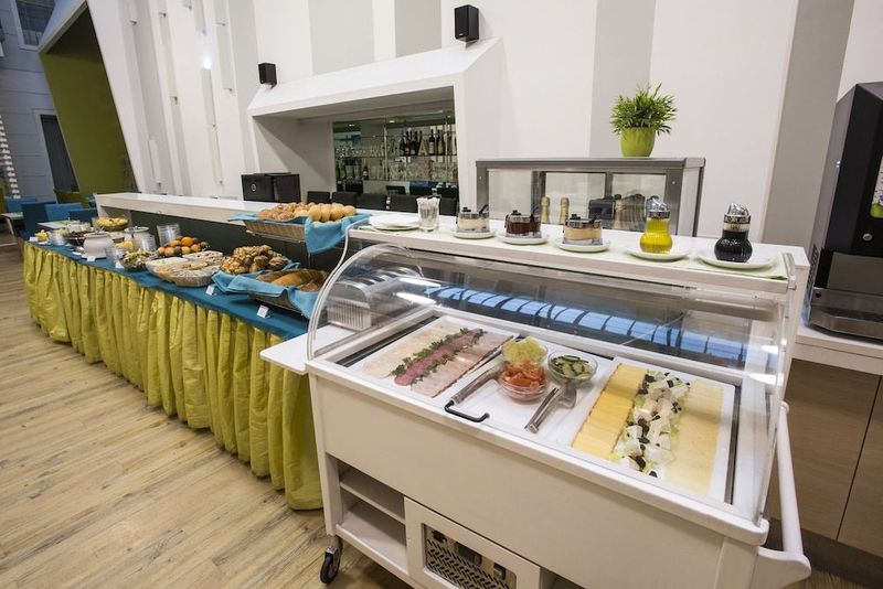 Atrium Fashion Hotel - Image 5
