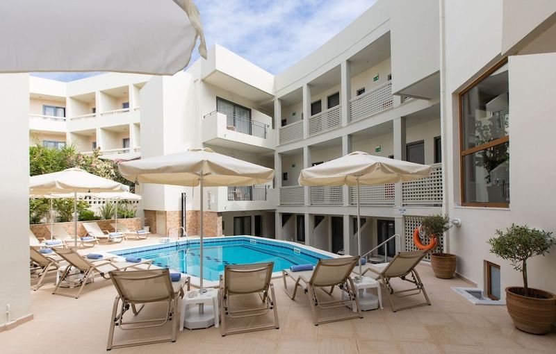 Anita Beach Hotel - Image 4