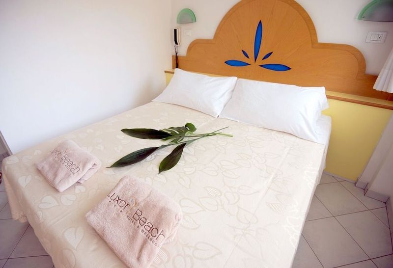Hotel Luxor Beach - Image 2