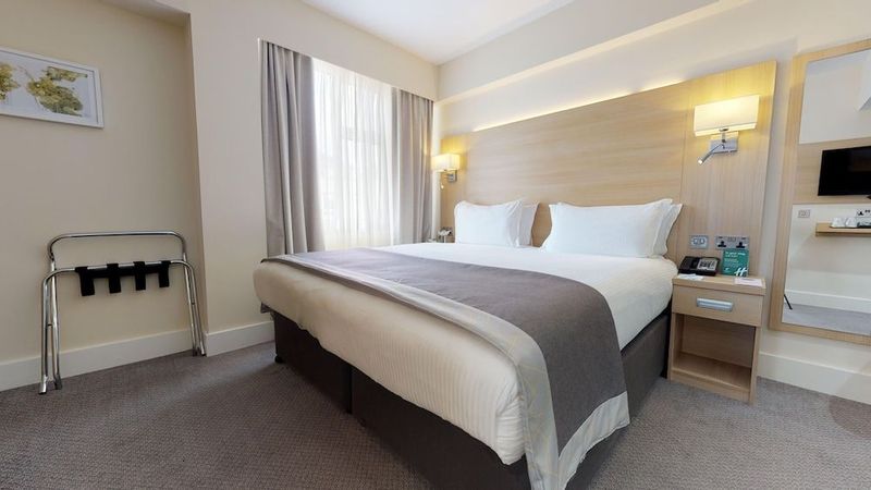 Holiday Inn London - Kensington High St. - Image 2