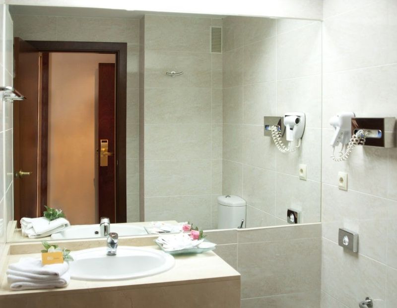 BQ Andalucia Beach Hotel - Image 5