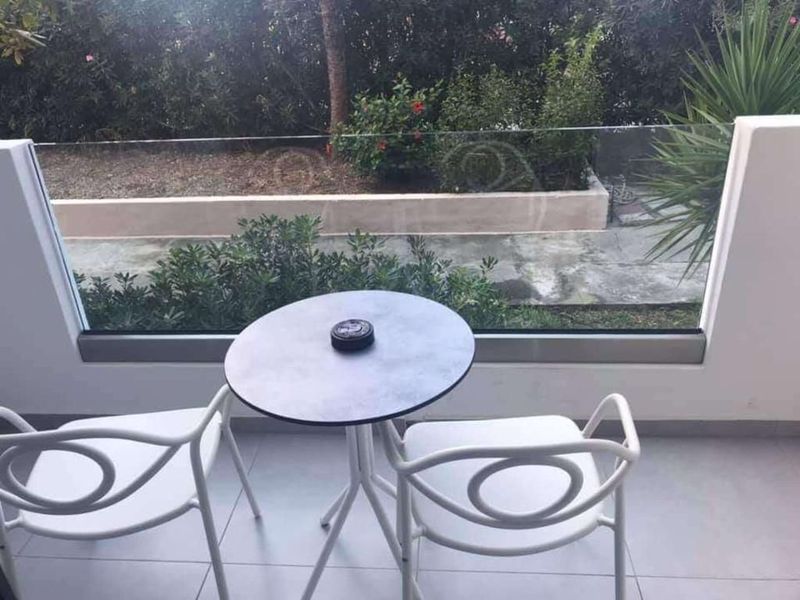 Iris Hotel - Image 3