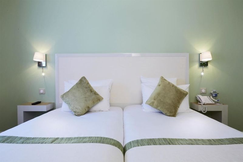 Hotel Kyriad Paris 18 - Porte de Clignancourt - Montmartre - Image 1
