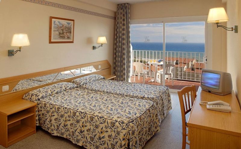 Hotel Catalonia - Image 4
