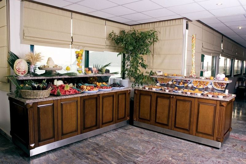 Elysee Hotel - Image 7