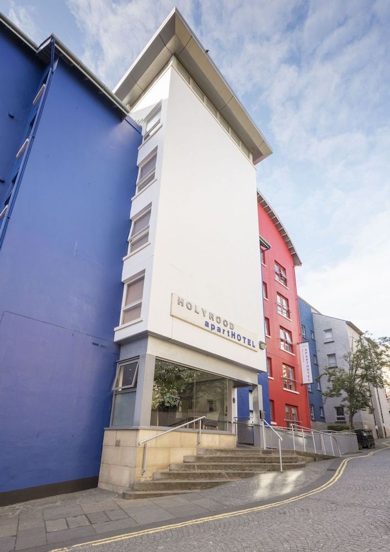 Holyrood Aparthotel - Image 8