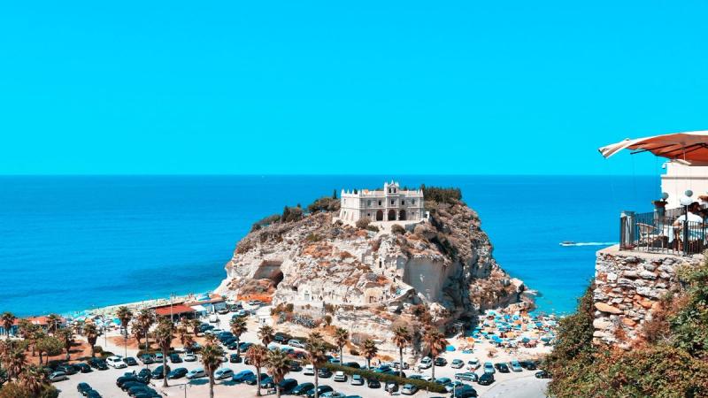 destination image
